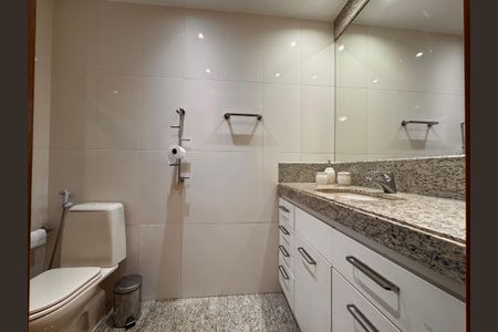 Apartamento à venda com 171m², 4 quartos e 2 vagasSuíte 3 - Banheiro
