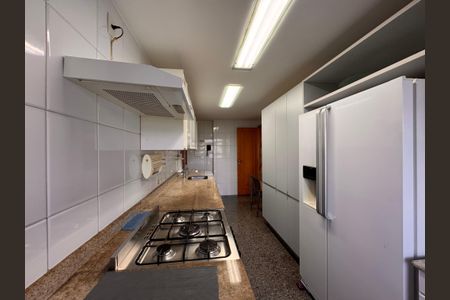 Apartamento à venda com 171m², 4 quartos e 2 vagasCozinha e Área de Serviço