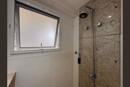 Apartamento à venda com 171m², 4 quartos e 2 vagasSuíte 1 - Banheiro
