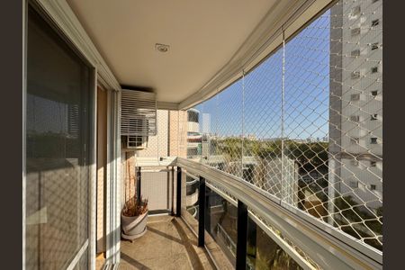 Apartamento à venda com 171m², 4 quartos e 2 vagasSuíte 1 - Varanda