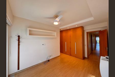Apartamento à venda com 171m², 4 quartos e 2 vagasSuíte 1