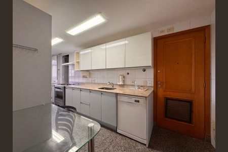 Apartamento à venda com 171m², 4 quartos e 2 vagasCozinha e Área de Serviço
