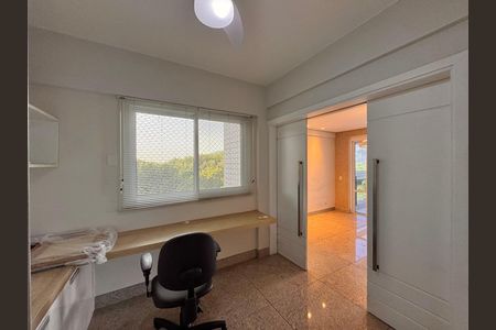Apartamento à venda com 171m², 4 quartos e 2 vagasEscritório