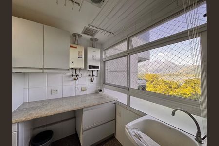 Apartamento à venda com 171m², 4 quartos e 2 vagasCozinha e Área de Serviço