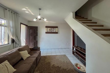 Casa à venda com 82m², 2 quartos e 1 vagaSala