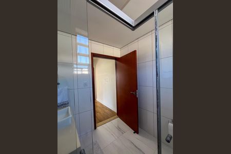 Casa à venda com 82m², 2 quartos e 1 vagaBanheiro