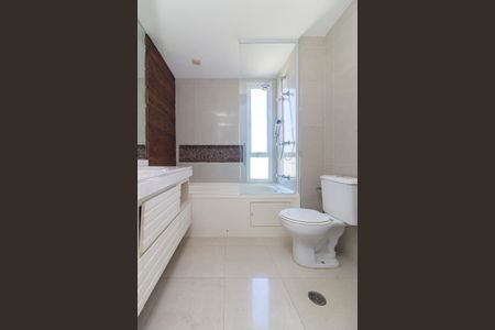 Apartamento para alugar com 180m², 3 quartos e 3 vagasSuíte 1 - Banheiro