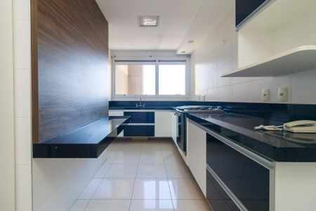 Apartamento para alugar com 180m², 3 quartos e 3 vagasCozinha