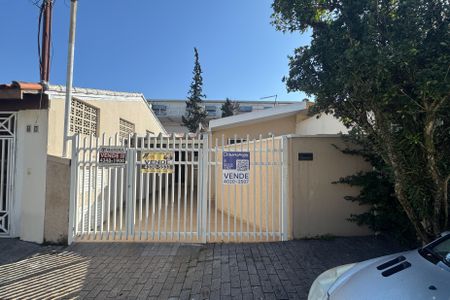 Casa à venda com 104m², 3 quartos e 2 vagas Casa à venda com 104m², 3 quartos e 2 vagasFachada
