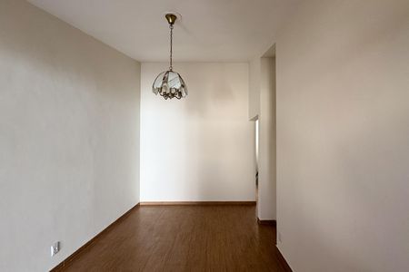Casa à venda com 104m², 3 quartos e 2 vagas Casa à venda com 104m², 3 quartos e 2 vagasSala