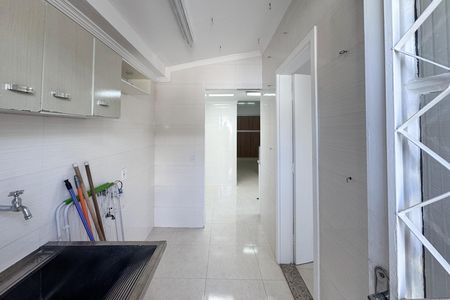 Casa à venda com 104m², 3 quartos e 2 vagas Casa à venda com 104m², 3 quartos e 2 vagasÁrea de Serviço