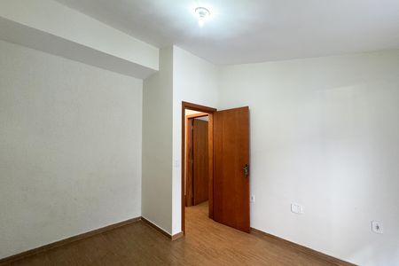 Casa à venda com 104m², 3 quartos e 2 vagas Casa à venda com 104m², 3 quartos e 2 vagasQuarto 2