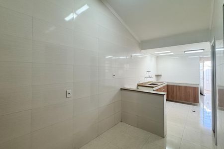 Casa à venda com 104m², 3 quartos e 2 vagas Casa à venda com 104m², 3 quartos e 2 vagasCopa