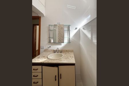 Casa à venda com 104m², 3 quartos e 2 vagas Casa à venda com 104m², 3 quartos e 2 vagasBanheiro Social