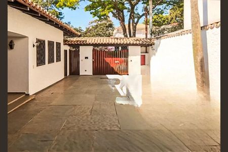 Casa para alugar com 513m², 4 quartos e 6 vagas