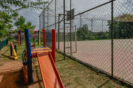 Apartamento para alugar com 45m², 2 quartos e 1 vaga Apartamento para alugar com 45m², 2 quartos e 1 vagaÁrea comum - Playground