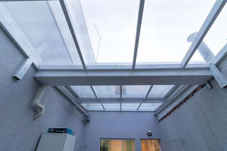 Casa à venda com 115m², 3 quartos e 2 vagas Casa à venda com 115m², 3 quartos e 2 vagasTeto Retrátil