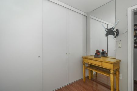 Quarto de apartamento à venda com 1 quarto, 50m² em Jardim Floresta, Porto Alegre