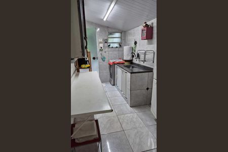 Cozinha de casa para alugar com 2 quartos, 70m² em Jardim Oriental, São Paulo