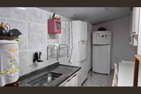 Cozinha de casa para alugar com 2 quartos, 70m² em Jardim Oriental, São Paulo