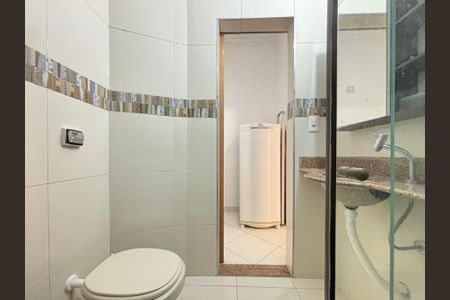 Banheiro social de apartamento para alugar com 1 quarto, 30m² em Copacabana, Rio de Janeiro