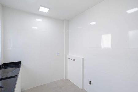Apartamento para alugar com 50m², 2 quartos e 1 vaga Apartamento para alugar com 50m², 2 quartos e 1 vagaCozinha e Área de Serviço