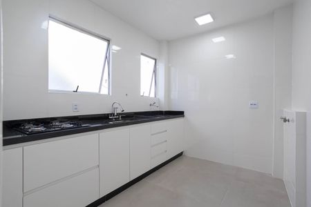 Apartamento para alugar com 50m², 2 quartos e 1 vaga Apartamento para alugar com 50m², 2 quartos e 1 vagaCozinha e Área de Serviço