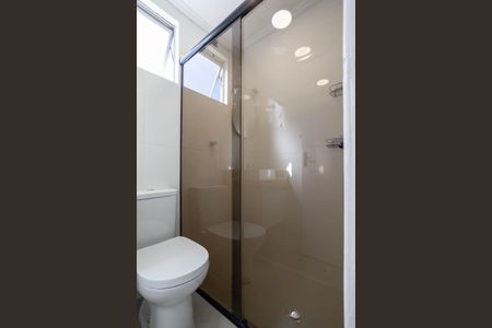 Apartamento para alugar com 50m², 2 quartos e 1 vaga Apartamento para alugar com 50m², 2 quartos e 1 vagaBanheiro social