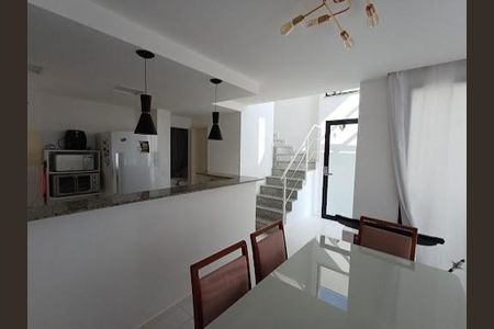 Casa à venda com 180m², 3 quartos e 1 vaga
