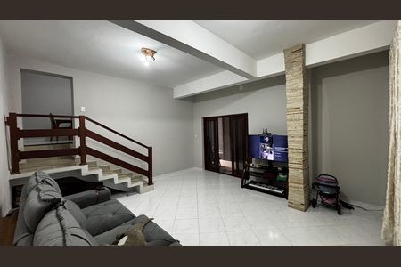 Casa à venda com 3 quartos, 320m² em Parque Oratório, Santo André