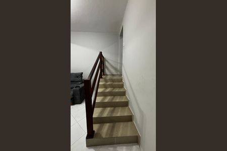 Escada de casa à venda com 3 quartos, 320m² em Parque Oratório, Santo André