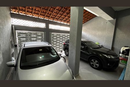 Garagem de casa à venda com 3 quartos, 320m² em Parque Oratório, Santo André