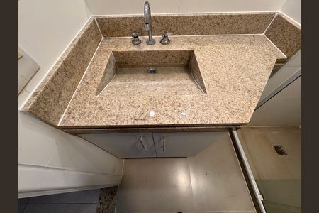Apartamento para alugar com 80m², 3 quartos e 2 vagasBanheiro Social