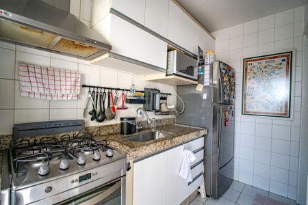 Apartamento à venda com 150m², 3 quartos e 2 vagas Apartamento à venda com 150m², 3 quartos e 2 vagasCozinha