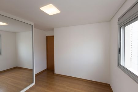 Apartamento à venda com 250m², 3 quartos e 4 vagasQuarto 1