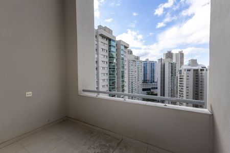 Apartamento à venda com 250m², 3 quartos e 4 vagasVaranda da Sala 1