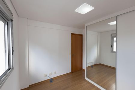 Apartamento à venda com 250m², 3 quartos e 4 vagasQuarto 2