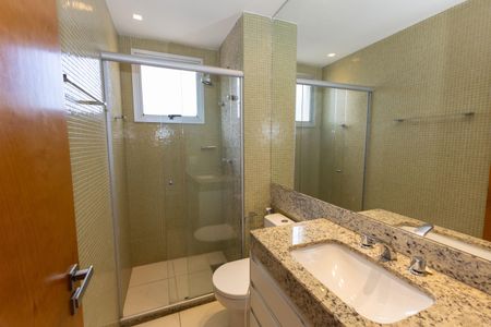 Apartamento à venda com 250m², 3 quartos e 4 vagasBanheiro 1