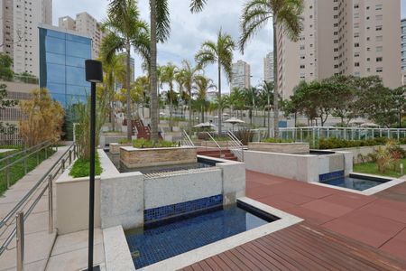 Apartamento à venda com 250m², 3 quartos e 4 vagasÁrea comum - Piscina