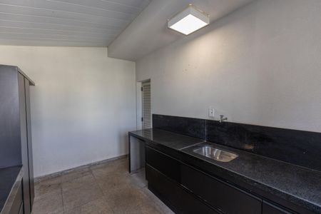 Apartamento à venda com 250m², 3 quartos e 4 vagasÁrea de Serviço 2