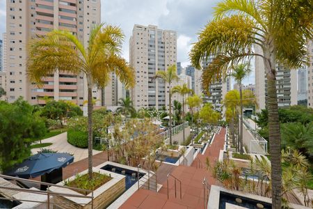 Apartamento à venda com 250m², 3 quartos e 4 vagasÁrea comum - Piscina