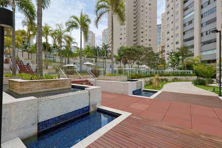 Apartamento à venda com 250m², 3 quartos e 4 vagasÁrea comum - Piscina