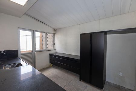 Apartamento à venda com 250m², 3 quartos e 4 vagasÁrea de Serviço 2