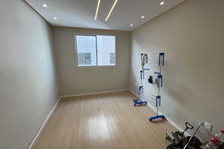 Sala de apartamento para alugar com 2 quartos, 41m² em Brás de Pina, Rio de Janeiro