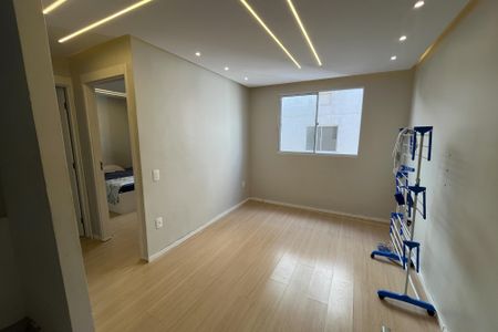 Sala de apartamento para alugar com 2 quartos, 41m² em Brás de Pina, Rio de Janeiro