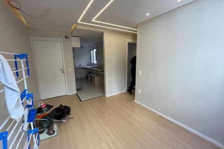 Sala de apartamento para alugar com 2 quartos, 41m² em Brás de Pina, Rio de Janeiro