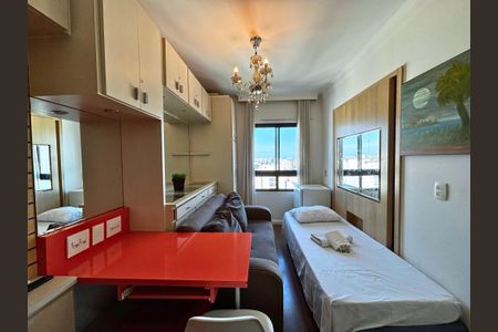 Sala  de kitnet/studio para alugar com 1 quarto, 29m² em Pinheiros, São Paulo