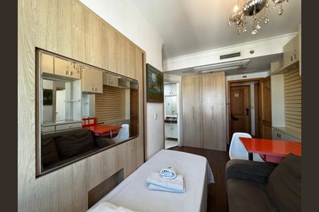 Sala  de kitnet/studio para alugar com 1 quarto, 29m² em Pinheiros, São Paulo