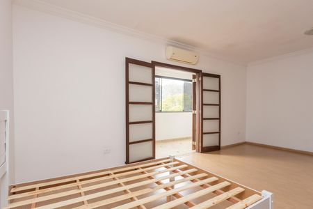 Casa à venda com 345m², 5 quartos e 2 vagasQuarto 4