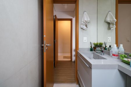 Apartamento à venda com 122m², 3 quartos e 2 vagasBanheiro da Suíte 1